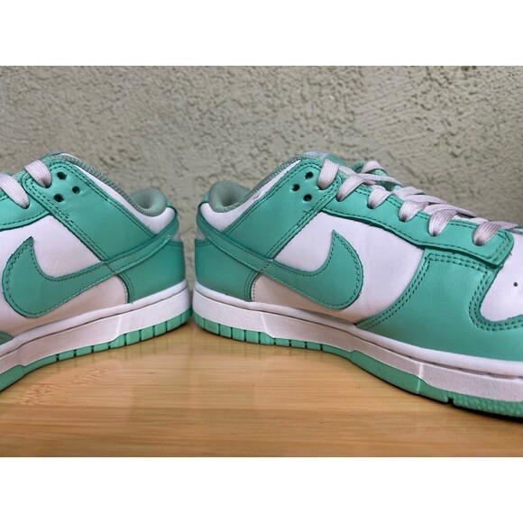 Nike Dunk Low Green Glow Women’s Size 10 DD1503-105 10W‎ / Men’s 8.5 main image 7
